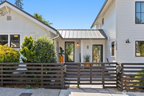 Photo of 1205 NE 91st Street, Seattle, WA 98115 (MLS # 2463279)