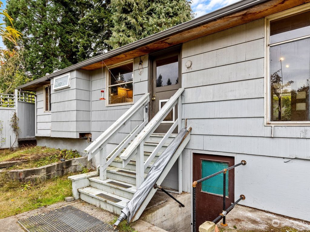 Photo of 7061 NE 155th Place, Kenmore, WA 98028 (MLS # 2155593)