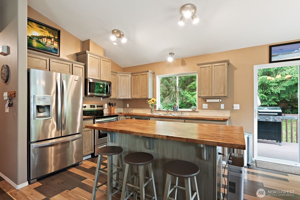 Photo of 12908 Green Mountain Way, Granite Falls, WA 98252 (MLS # 2341412)