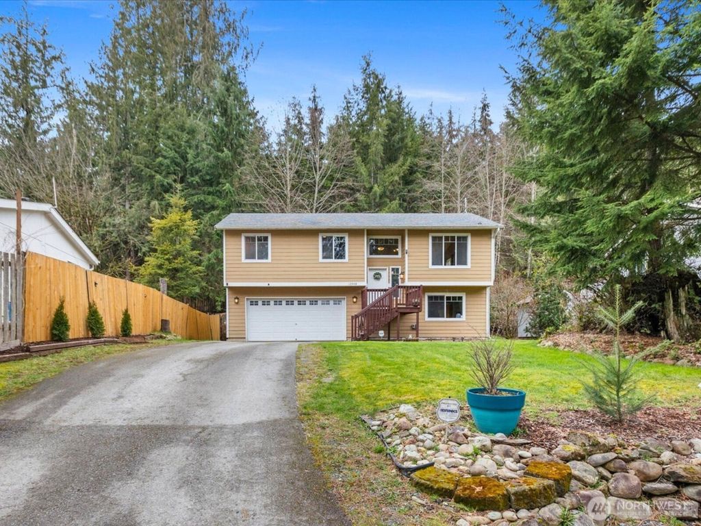 Photo of 12908 Green Mountain Way, Granite Falls, WA 98252 (MLS # 2341412)