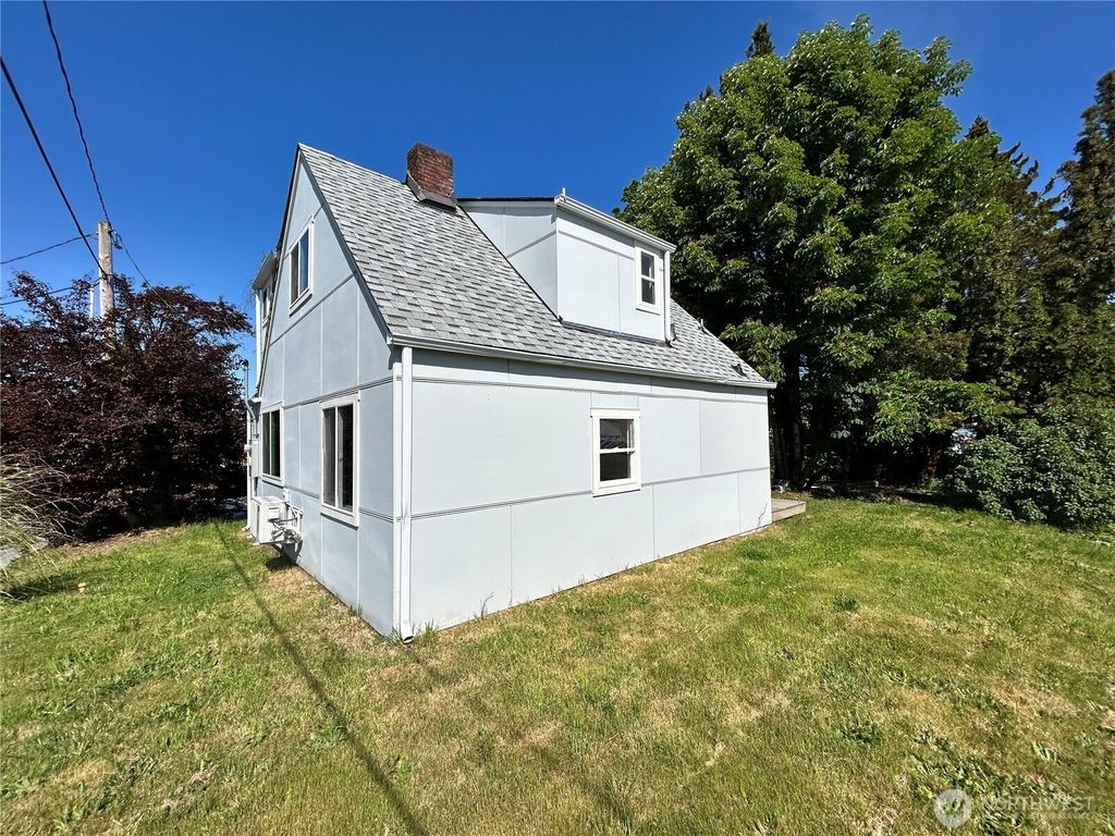 Photo of 408 Steele Street SE, Olympia, WA 98501 (MLS # 2528390)