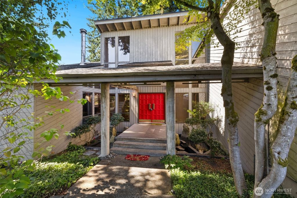 Photo of 32643 39th Place SW, Federal Way, WA 98023 (MLS # 2409868)