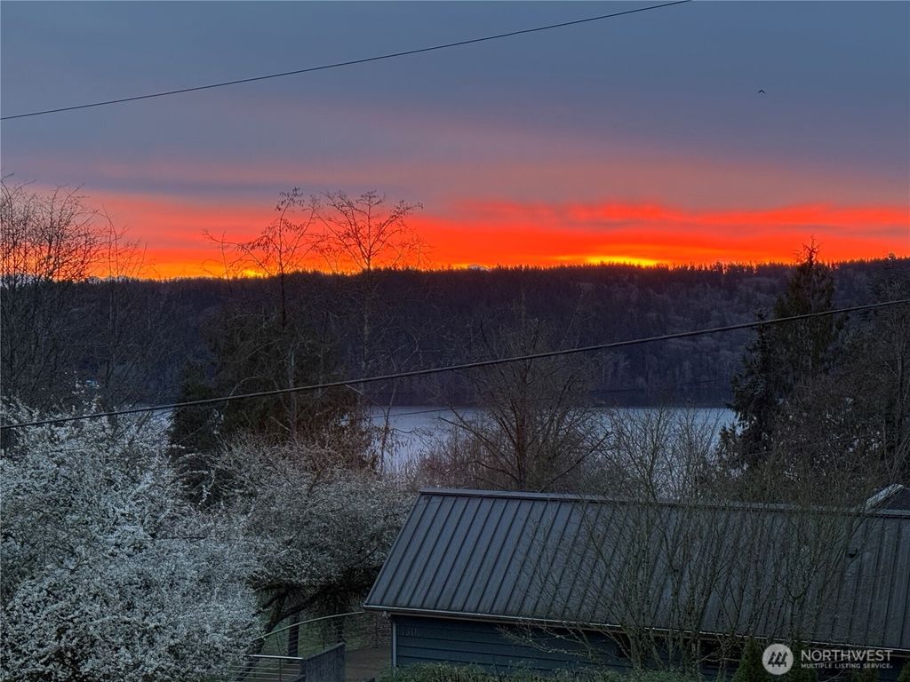 Photo of 14303 38th Avenue NE, Seattle, WA 98125 (MLS # 2374395)