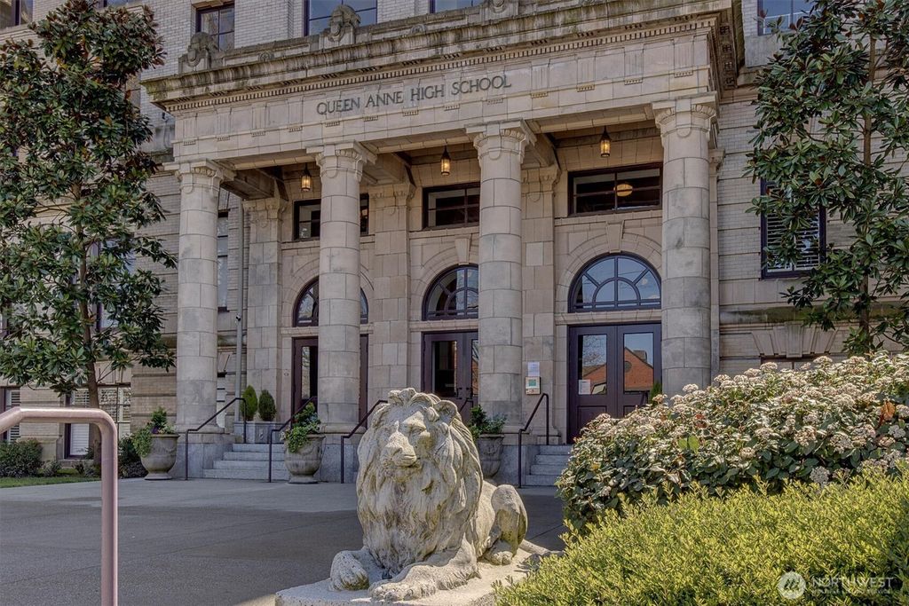 Photo of 201 Galer Street #331, Seattle, WA 98109 (MLS # 2502776)