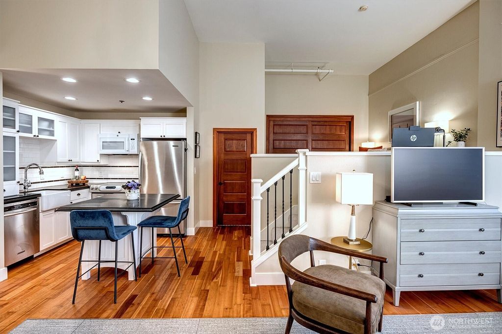 Photo of 201 Galer Street #331, Seattle, WA 98109 (MLS # 2502776)