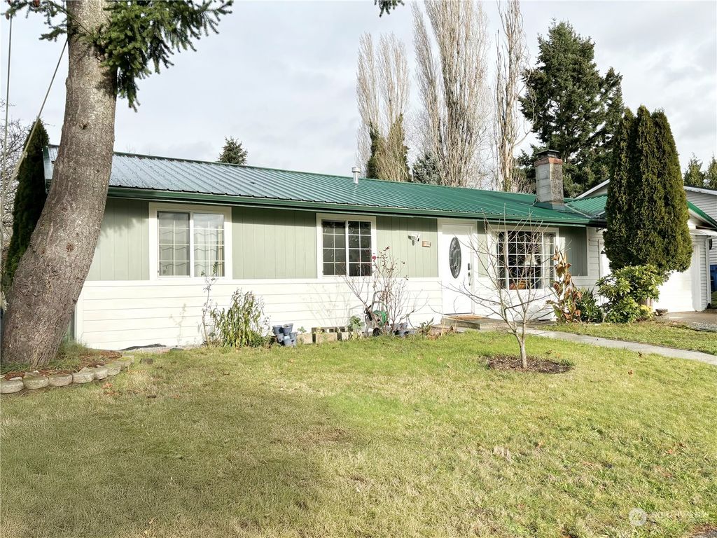 Photo of 11804 SE 252nd PL Pl, Kent, WA 98030 (MLS # 2303898)