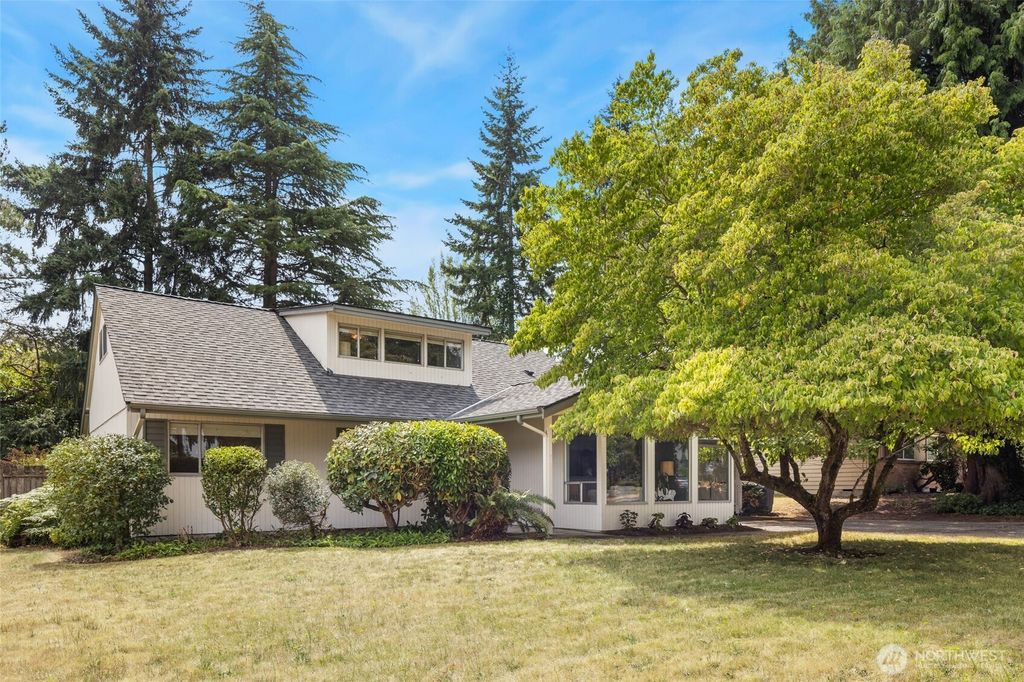 Photo of 15327 NE 1ST Street, Bellevue, WA 98007 (MLS # 2417699)