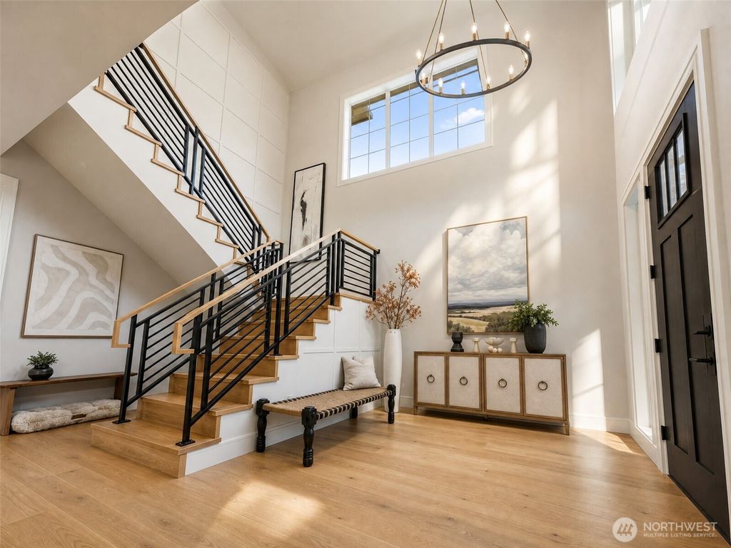 Photo of 12811 SE 44th Place, Bellevue, WA 98006 (MLS # 2544126)