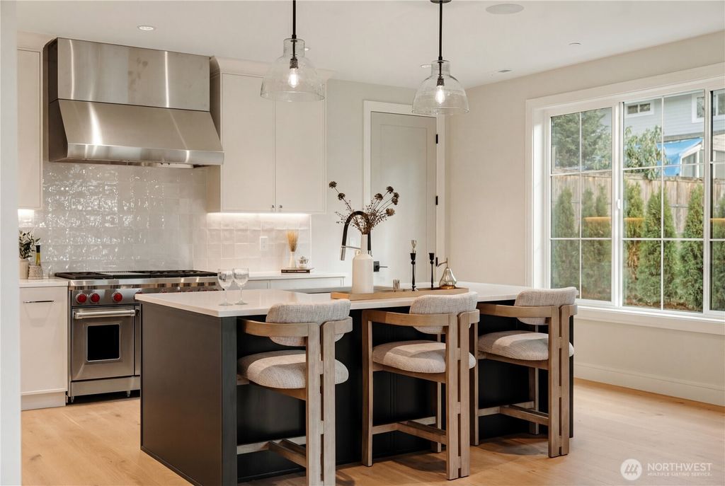 Photo of 12811 SE 44th Place, Bellevue, WA 98006 (MLS # 2544126)