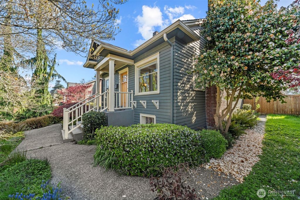 Photo of 1109 Hoyt Avenue, Everett, WA 98201 (MLS # 2359875)