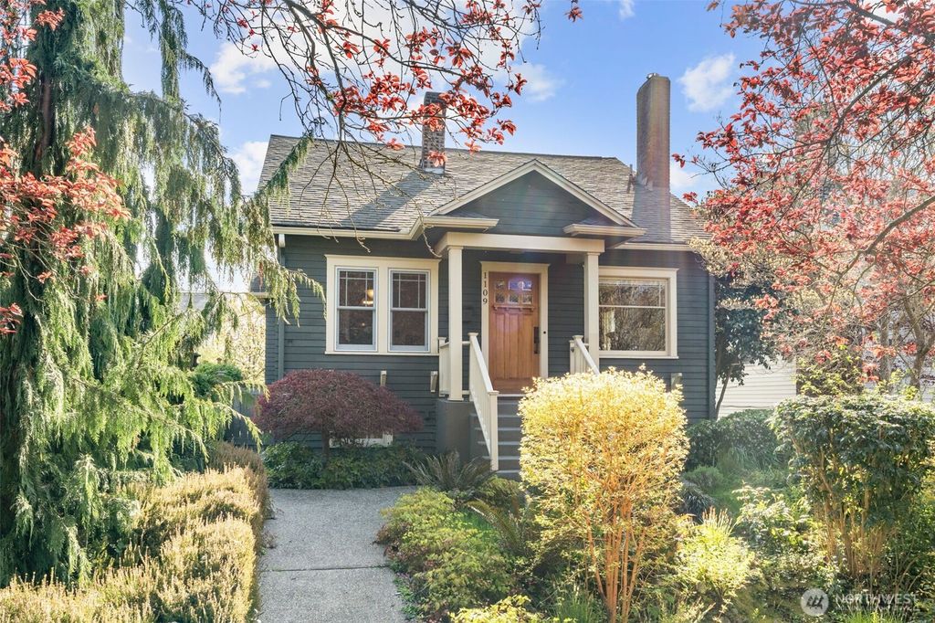 Photo of 1109 Hoyt Avenue, Everett, WA 98201 (MLS # 2359875)