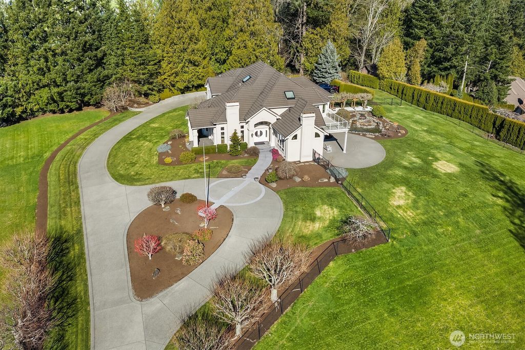 Photo of 23220 SE 47th Way, Sammamish, WA 98075 (MLS # 2487310)