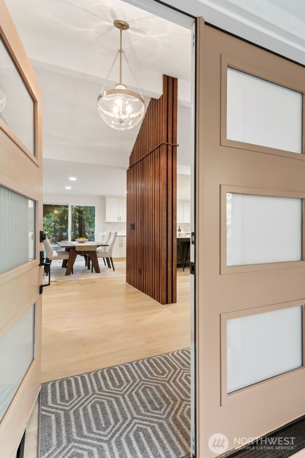 Photo of 14925 258th Avenue SE, Issaquah, WA 98027 (MLS # 2471453)