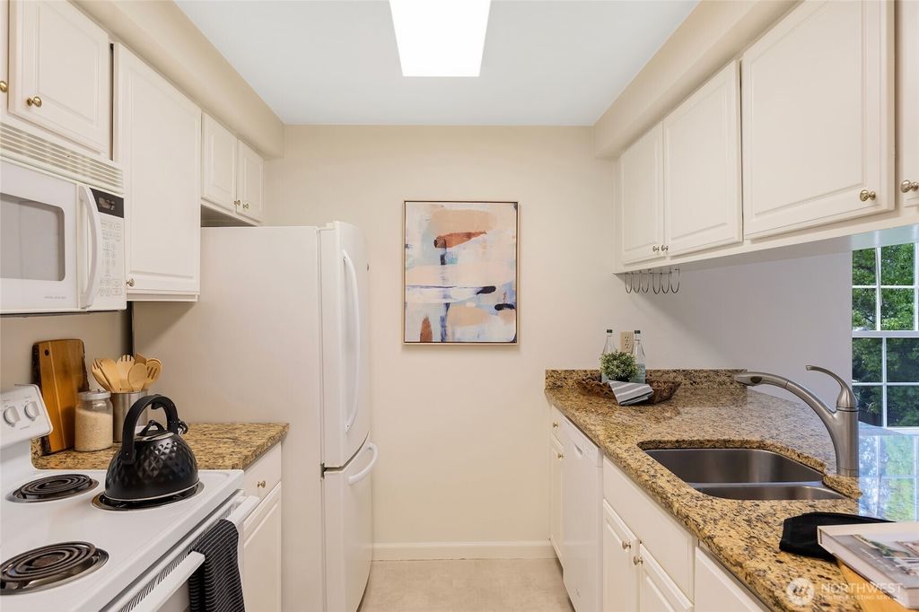 Photo of 132 NE 95th Street #B205, Seattle, WA 98115 (MLS # 2413776)