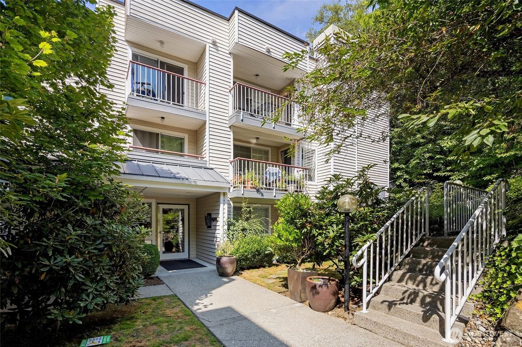 Photo of 132 NE 95th Street #B205, Seattle, WA 98115 (MLS # 2413776)