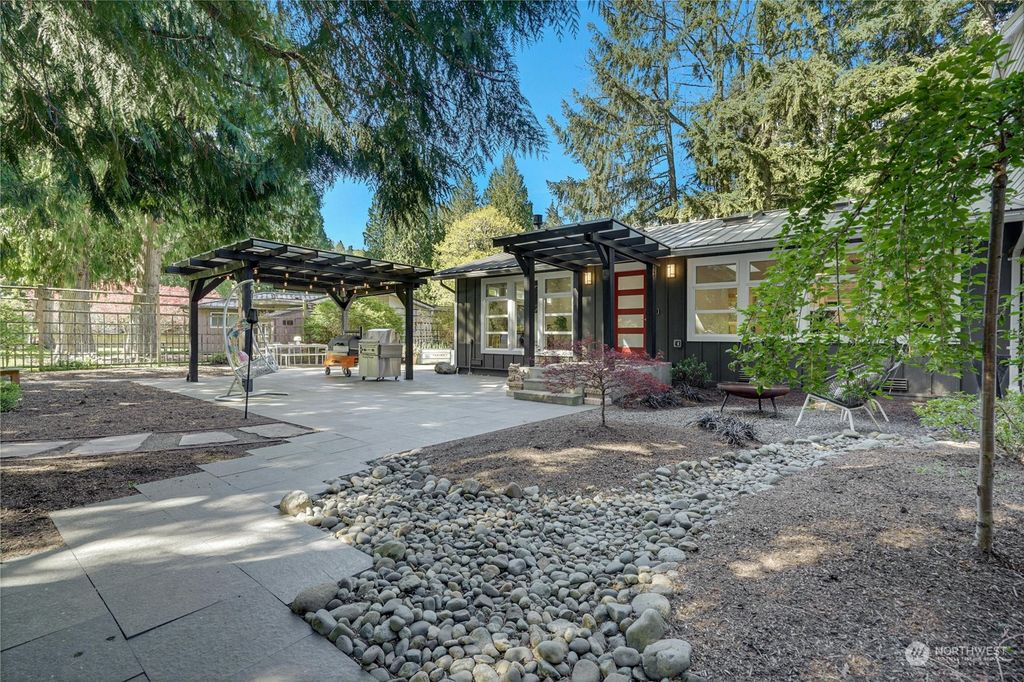 Photo of 405 Mount McKinley Drive SW, Issaquah, WA 98027 (MLS # 2223648)