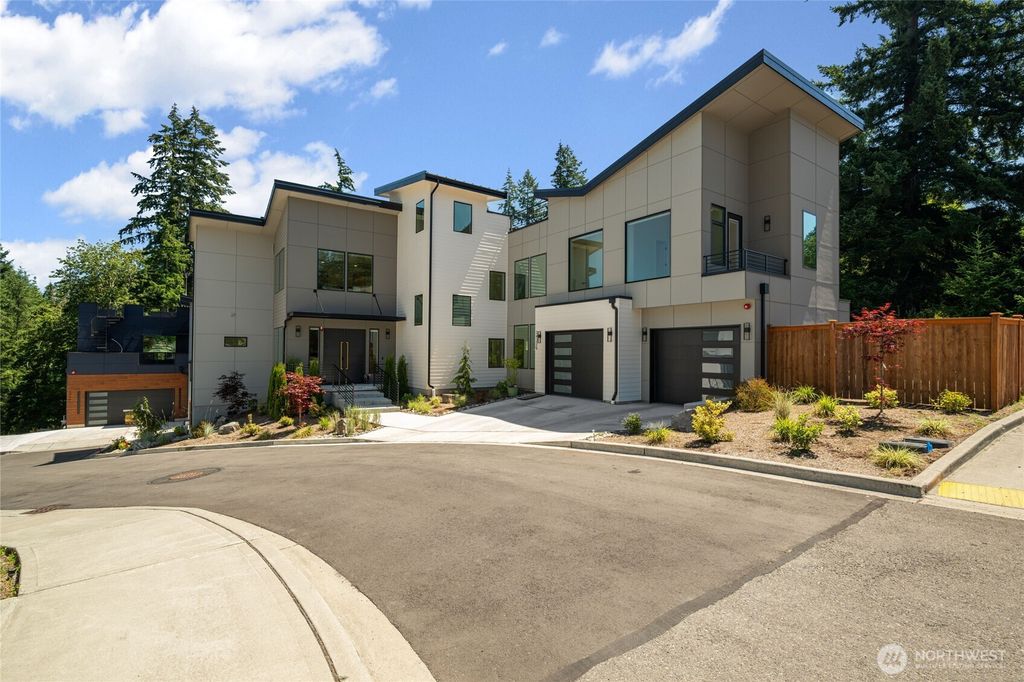 Photo of 24225 SE 26th Place, Sammamish, WA 98075 (MLS # 2536434)
