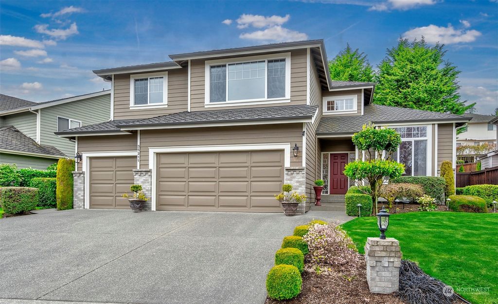 Photo of 35211 6th Avenue SW, Federal Way, WA 98023 (MLS # 2057120)