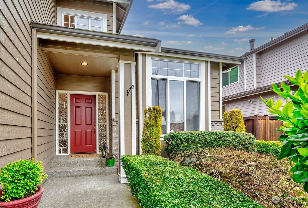 Photo of 35211 6th Avenue SW, Federal Way, WA 98023 (MLS # 2057120)