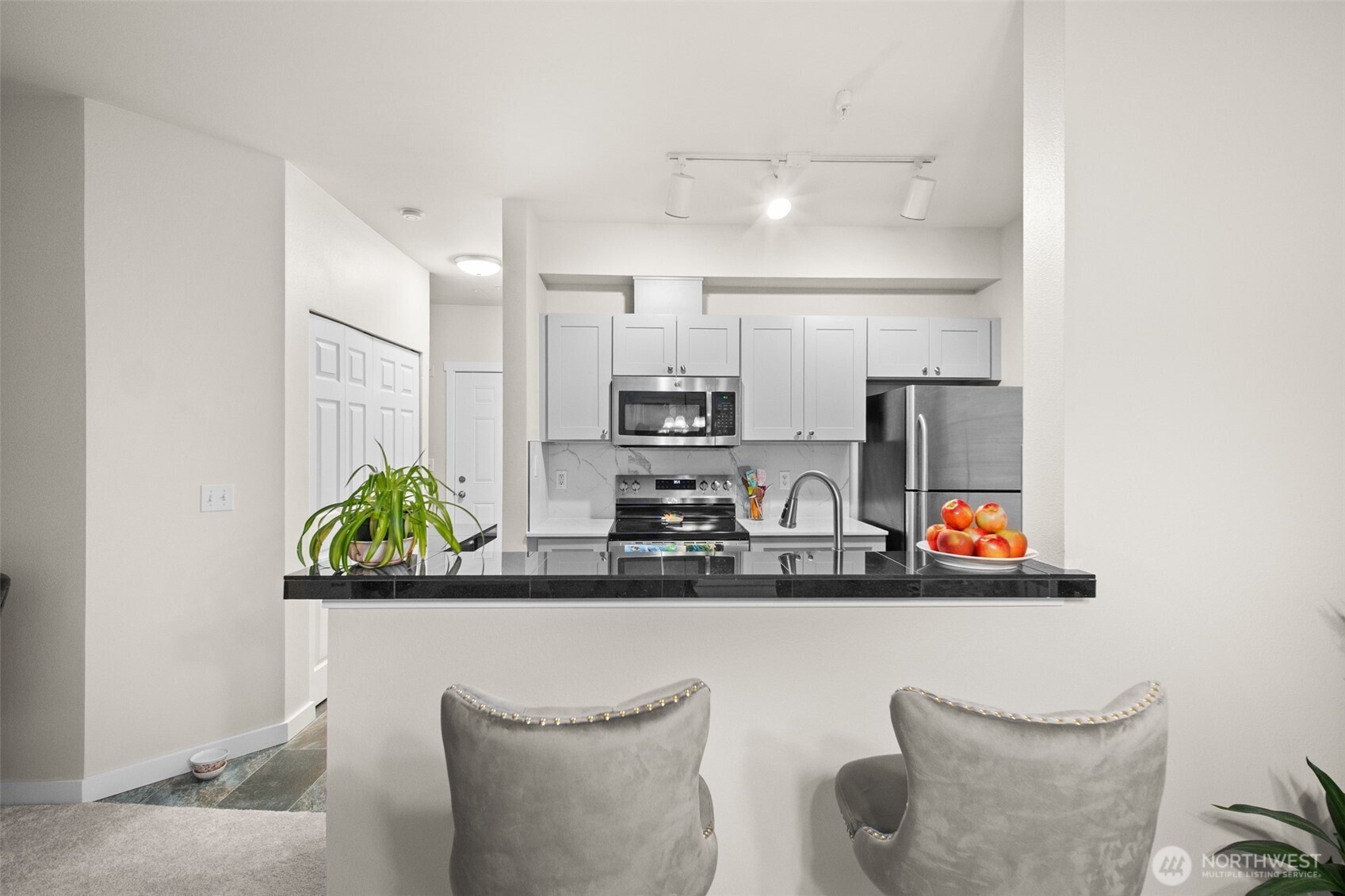 801 Rainer Avenue N E324