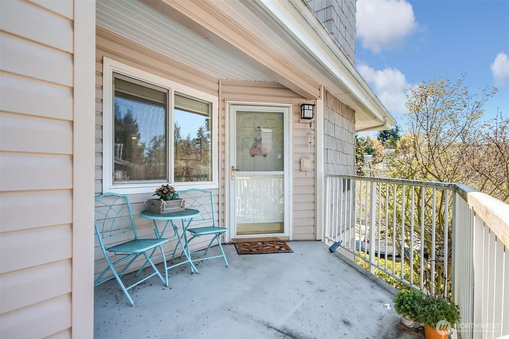 Photo of 11130 SE 208th Street #G203, Kent, WA 98031 (MLS # 2369151)