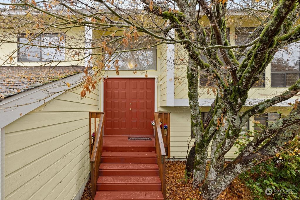 Photo of 12924 SE 228th Place, Kent, WA 98031 (MLS # 2020374)