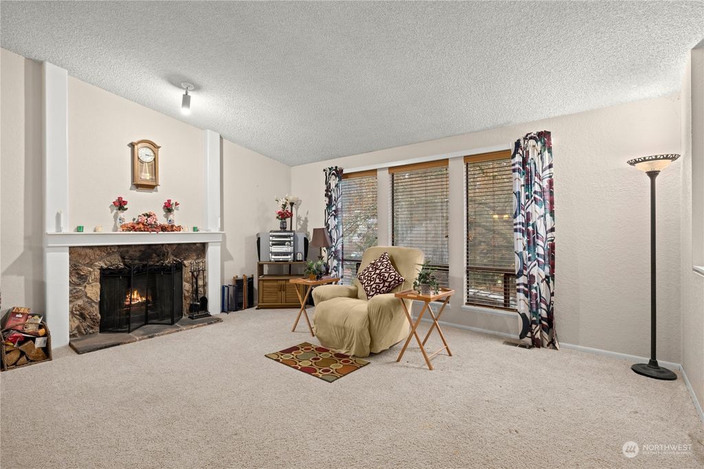 Photo of 12924 SE 228th Place, Kent, WA 98031 (MLS # 2020374)