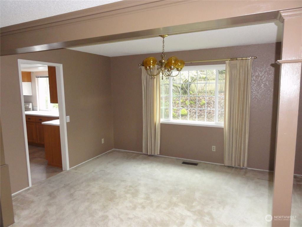 Photo of 32018 28th Avenue SW, Federal Way, WA 98023 (MLS # 2195262)