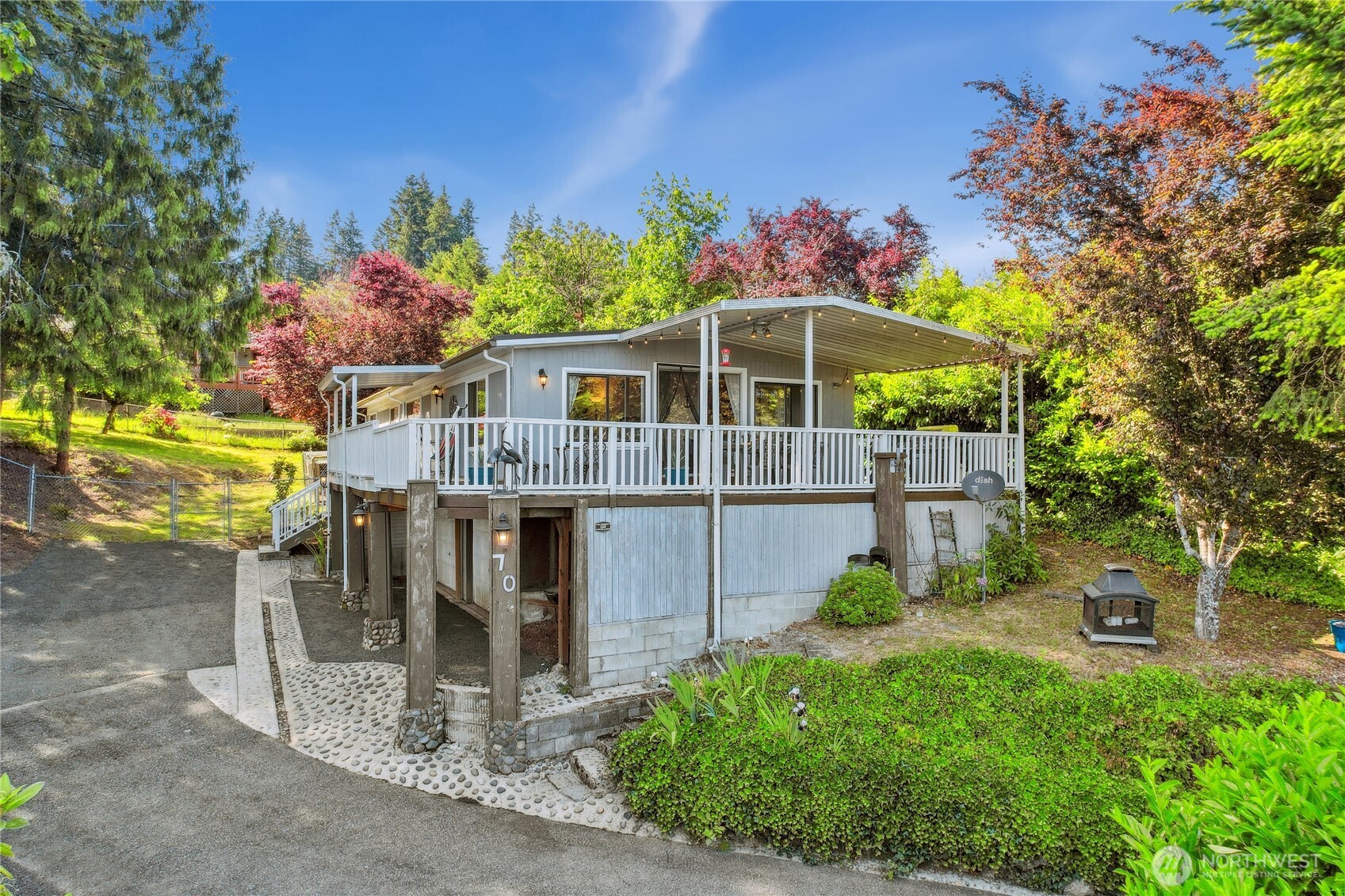 70 E Rustle Way