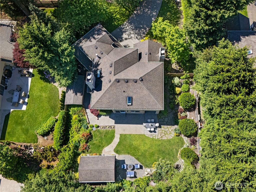 Photo of 12346 76th Avenue NE, Kirkland, WA 98034 (MLS # 2350036)