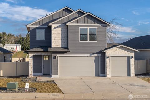 Photo of 567 S Perry Avenue, East Wenatchee, WA 98802 (MLS # 2495604)