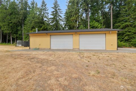 A home in Lakebay