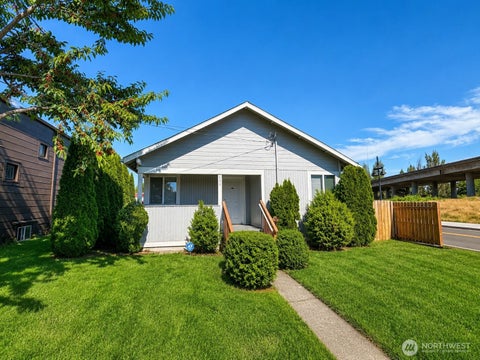 Photo of 336 S Division Street, Auburn, WA 98001 (MLS # 2543101)
