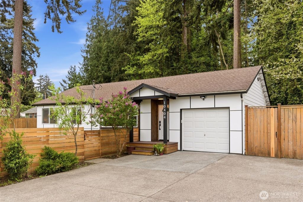 Photo of 10404 Jovita Blvd Blvd E, Puyallup, WA 98372 (MLS # 2512920)