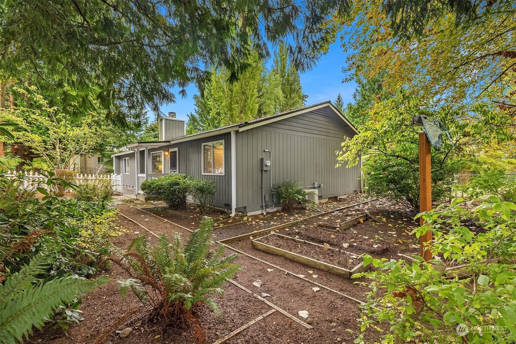 Photo of 19245 Lago Place NE, Lake Forest Park, WA 98155 (MLS # 2294034)