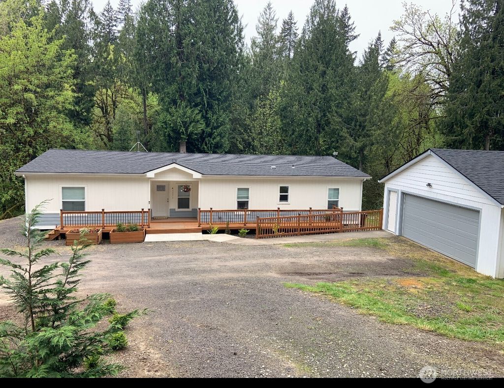 Photo of 2571 Hazel Dell Road, Castle Rock, WA 98611 (MLS # 2510668)