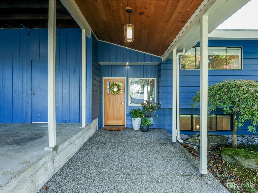 Photo of 8225 S 128th Street, Seattle, WA 98178 (MLS # 2169618)