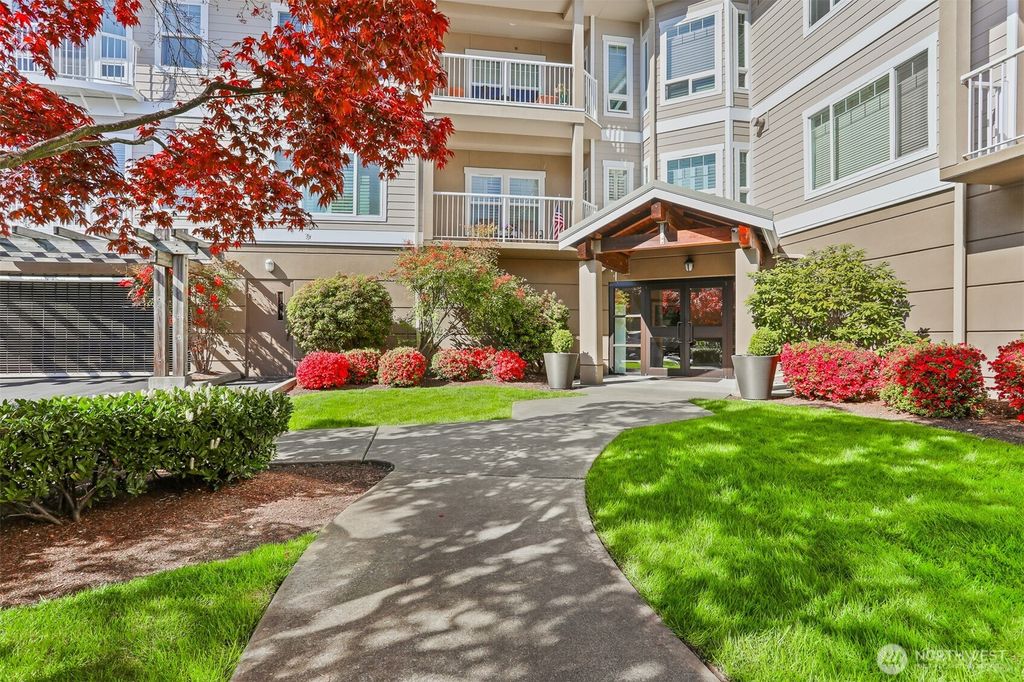 Photo of 1854 NW 195th St #214, Shoreline, WA 98177 (MLS # 2362297)