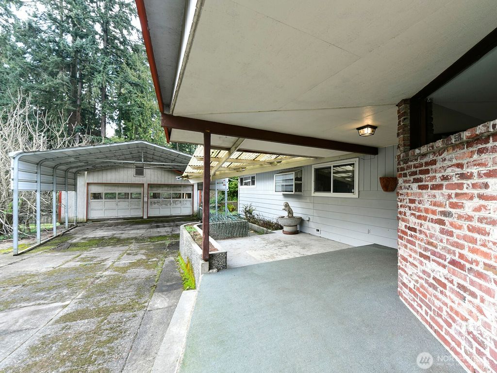 Photo of 16107 81st Place NE, Kenmore, WA 98028 (MLS # 2469597)