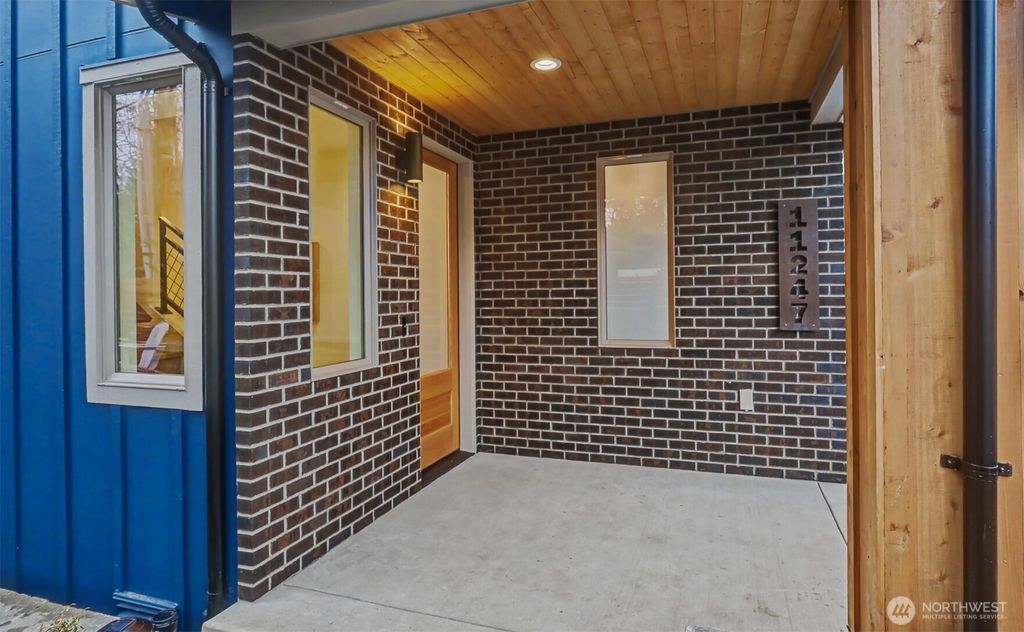 Photo of 11247 108th Avenue NE, Kirkland, WA 98033 (MLS # 2490714)