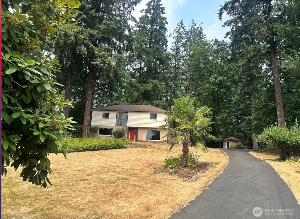 Photo of 2902 Huntington Place, Longview, WA 98632 (MLS # 2559600)