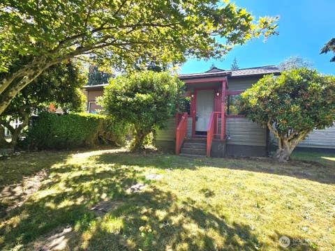 Photo of 14337 Burke Avenue N, Seattle, WA 98133 (MLS # 2551088)