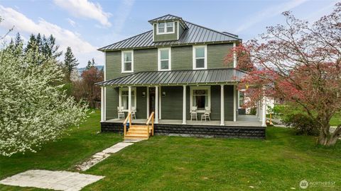 Photo of 307 Maple Street, Hamilton, WA 98255 (MLS # 2507760)