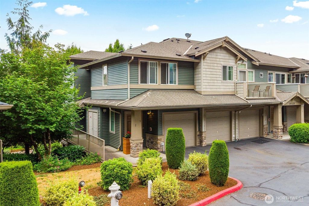 Photo of 15325 SE 155 Place #N-2, Renton, WA 98058 (MLS # 2395038)