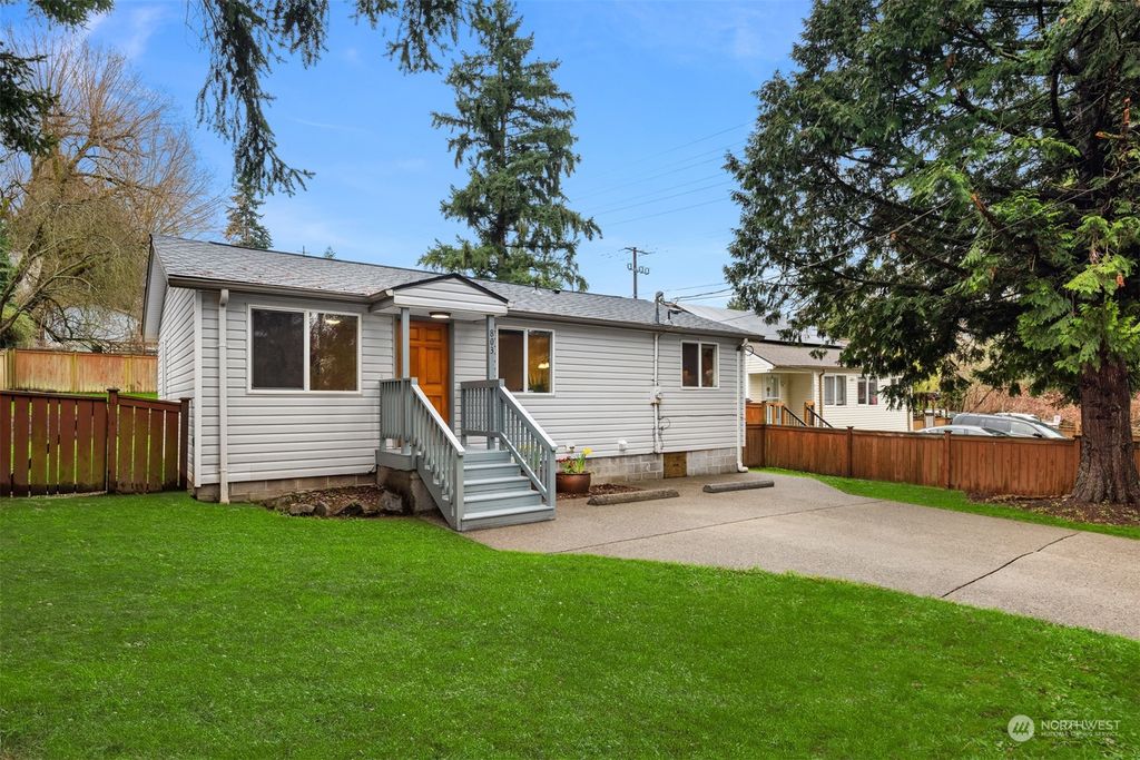 Photo of 803 NE 105th Street, Seattle, WA 98125 (MLS # 2205380)