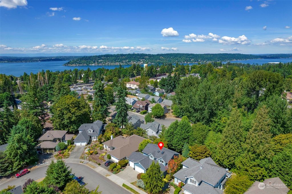 Photo of 1814 NE 25th Place, Renton, WA 98056 (MLS # 2168898)