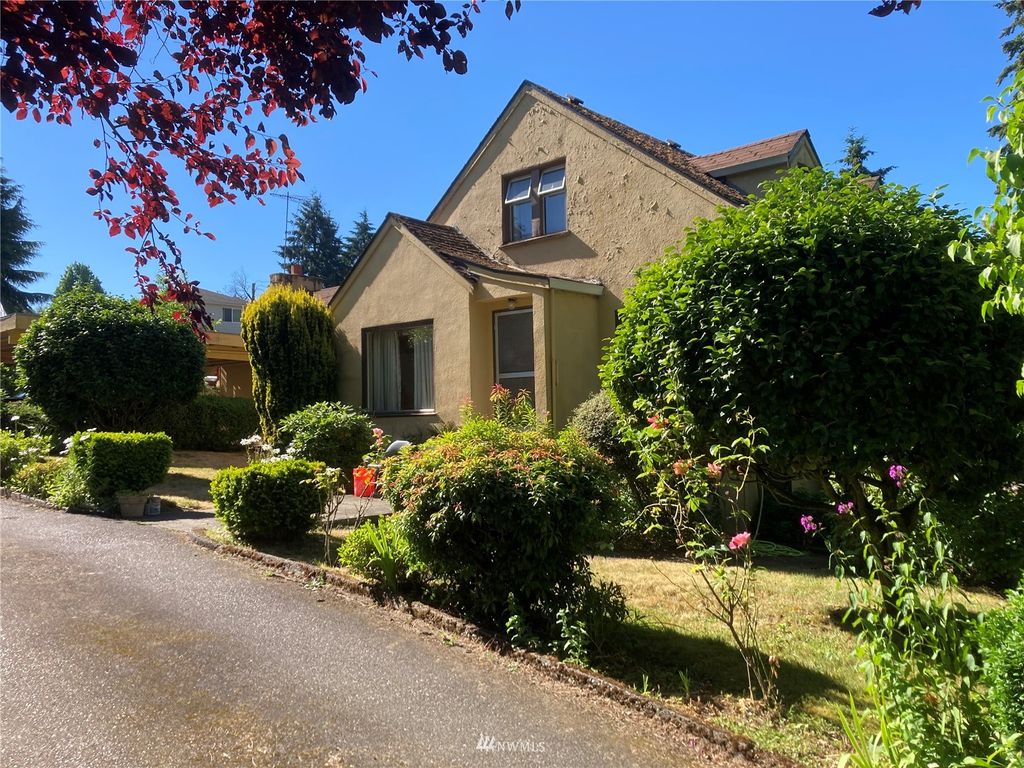 Photo of 4656 S 160th Street, Tukwila, WA 98188 (MLS # 1972830)
