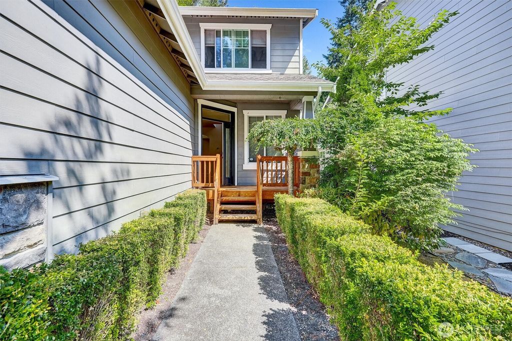 Photo of 12010 SE 186th St St, Renton, WA 98058 (MLS # 2466013)