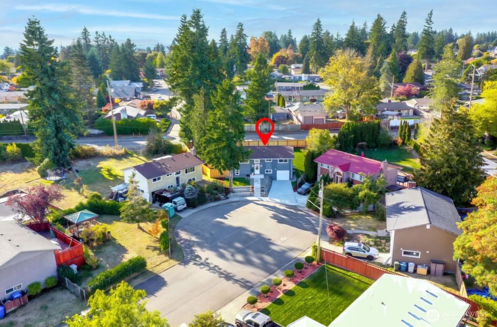 Photo of 1103 Vashon Court NE, Renton, WA 98059 (MLS # 2444834)