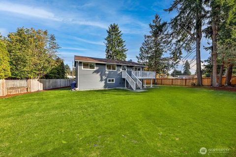 Photo of 1103 Vashon Court NE, Renton, WA 98059 (MLS # 2444834)